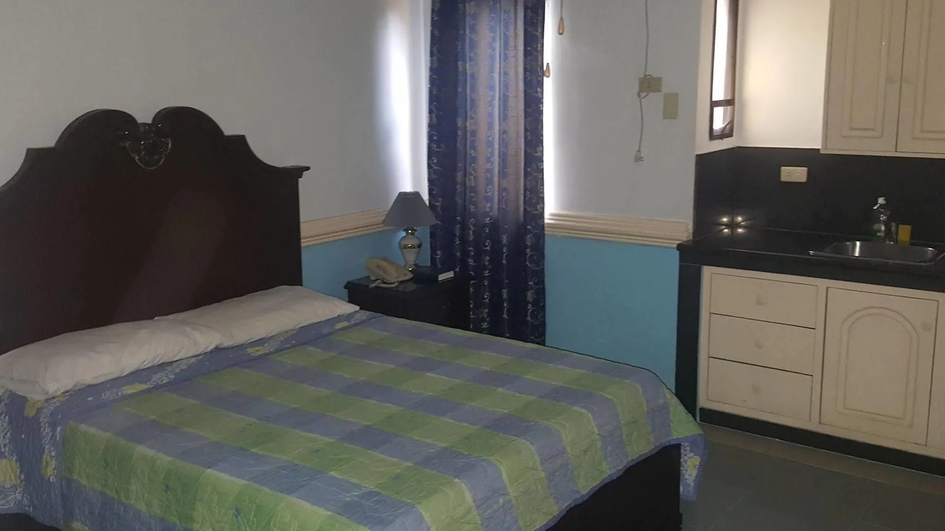 ***  Kokomos Suites Hotel Angeles Filipiny